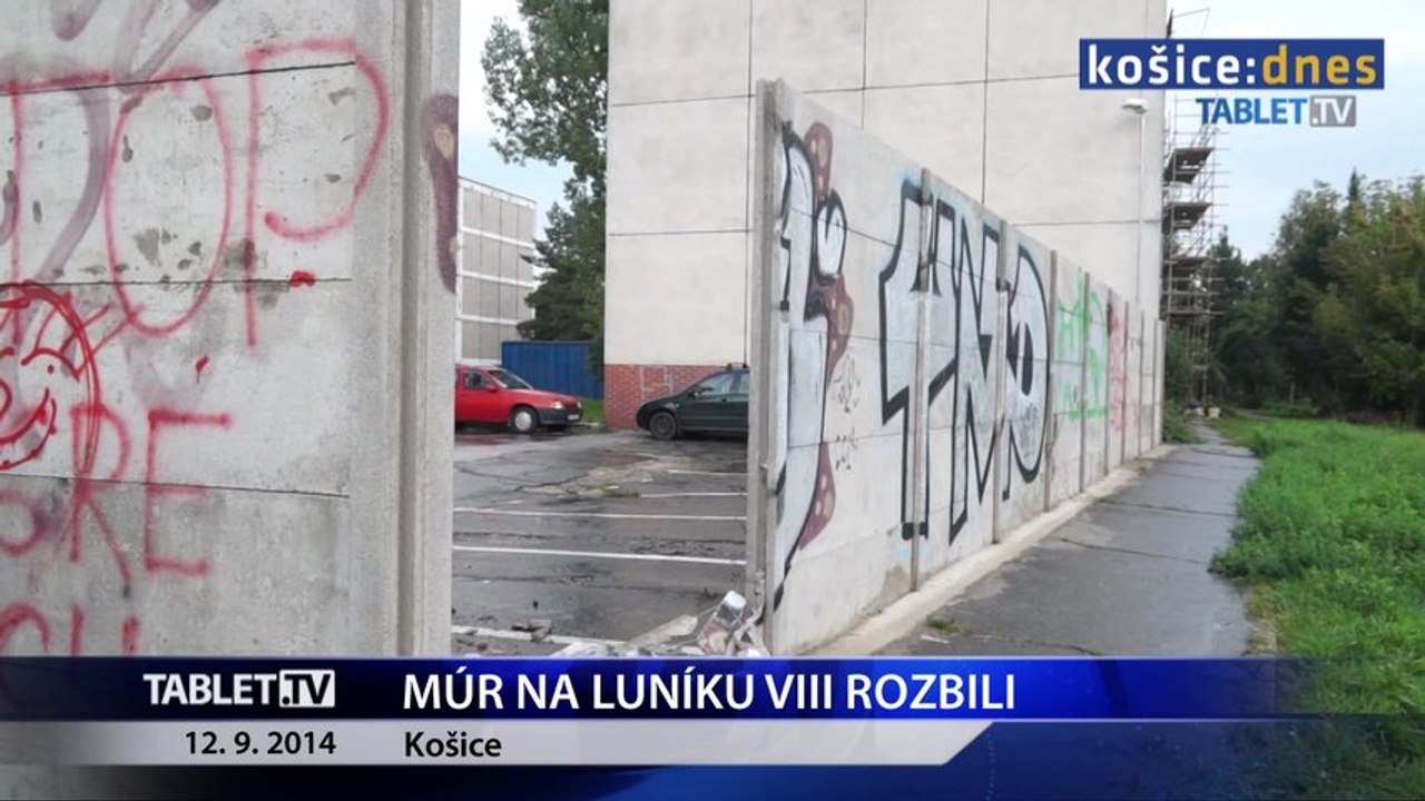 Múr na Luníku VIII rozbili