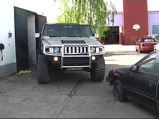 Hummer H2 in Action (SK)