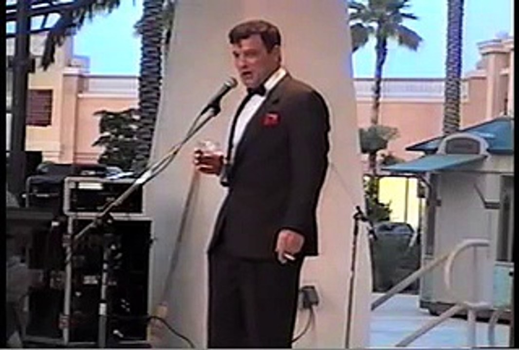 Art Poco as Dean Martin