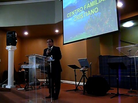 09 12 2010 Centro Familiar Cristiano South Gate-Missionero Juan Lopez P.02