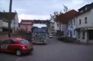 LKW Verkehr in verkehrsberuhigter Strasse in Dillingen / Saar