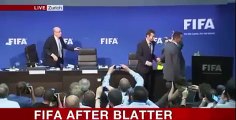 Regardez comment l'ex président de la FIFA était corrompu meme en pleine conférence de presse.
