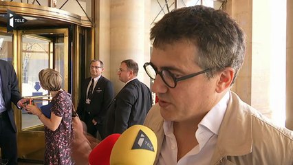 Charlie Hebdo change de statut