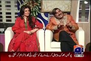 Actress Resham Bashing Sheikh Rasheed's Dummy In Khabarnaak