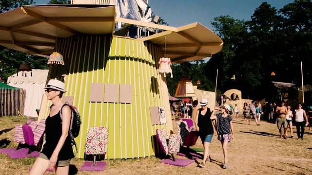 Paléo 2015 - La Ruche: un monde, deux ambiances