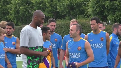 Kobe Bryant Presented with His Own FC Barcelona Jersey