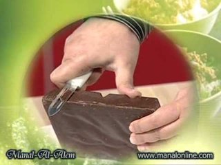 استخدام قشارة الخضروات لبرش الشوكولاتة - منال العالم