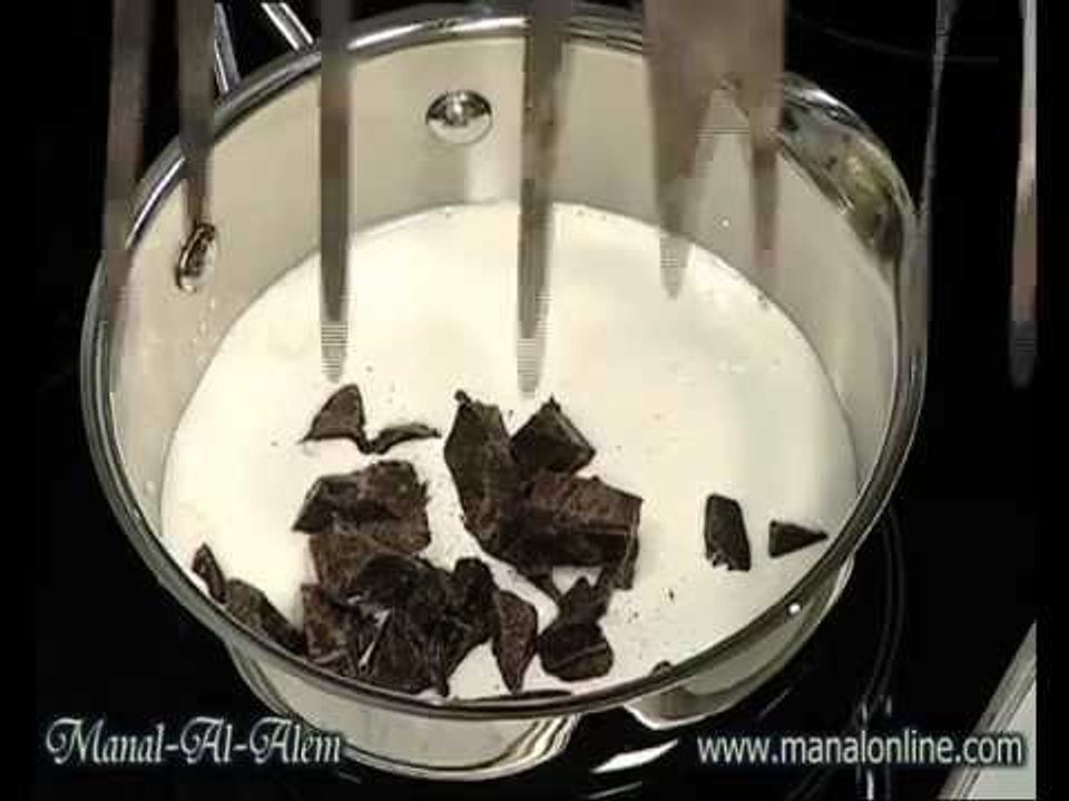 تورتة الشوكولاتة بكريمة البندق - منال العالم