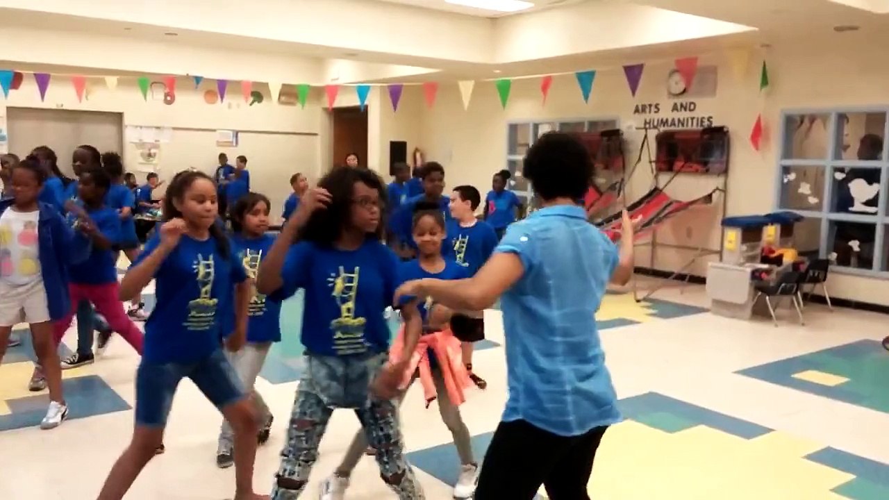 Cleonice Fonseca Children's Dance Class