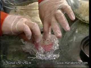 كرات الكنافة مع صلصة التوفي2 - منال العالم