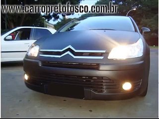 Envelopamento de carros em preto fosco