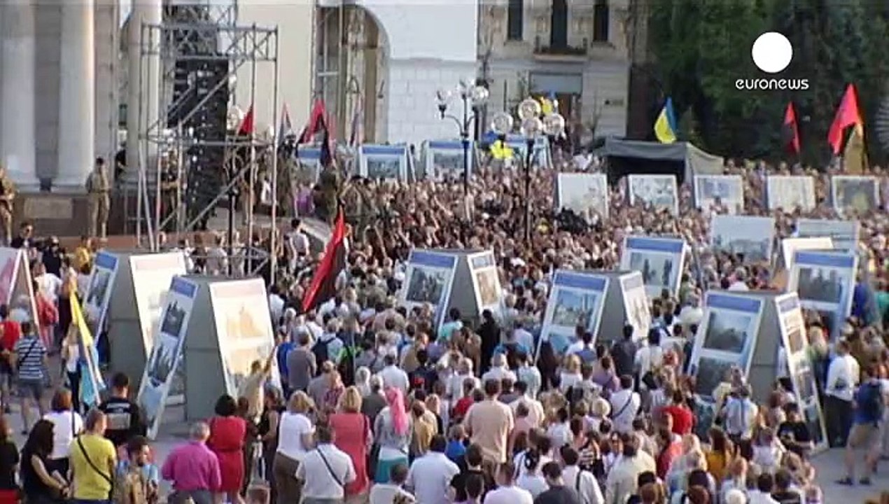 Kiew: Hunderte Nationalisten fordern Absetzung der Regierung