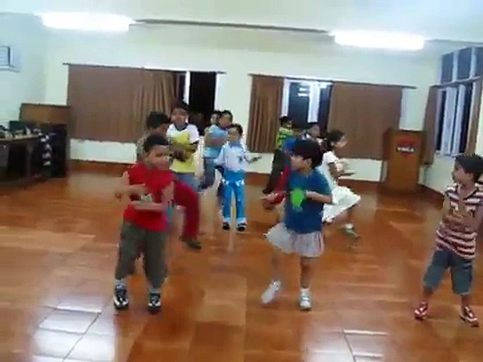 Bollywood Dance by indian kids(ymca)