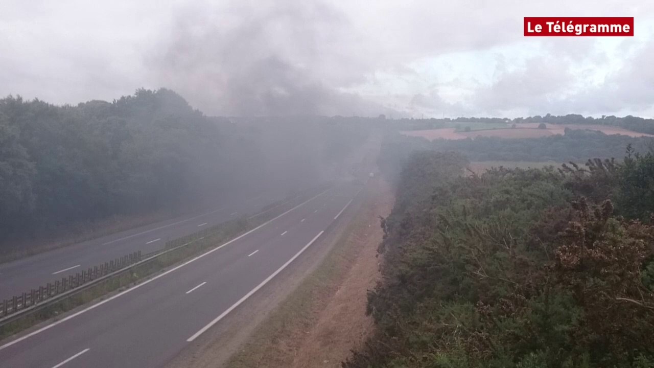 Morlaix. Feux de pneus sur le pont, visibilité limitée
