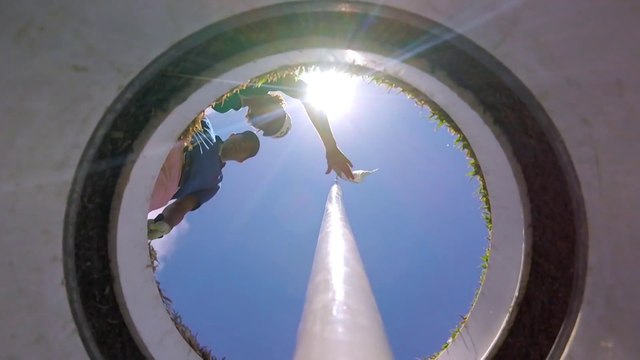 Des golfeurs utilisent la nouvelle GoPro Hero 4 comme balle de golf - Images énormes!
