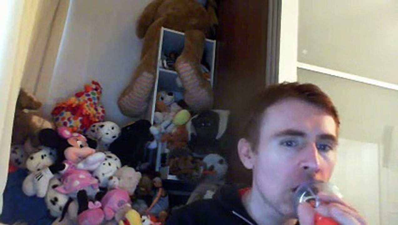 Wiwi égratigne "petites minutes cannibales" de Maurane & Véronique Sanson