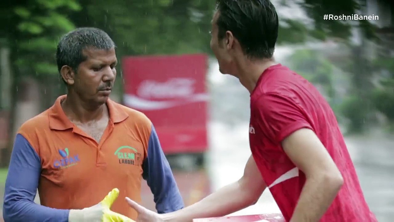 At Last Eid Coca Cola Shared Happiness with People which Provide Services at Eid Also