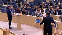 Erik Ullenhag (FP) frågar Stefan Löfven (S) om brutna vallöften