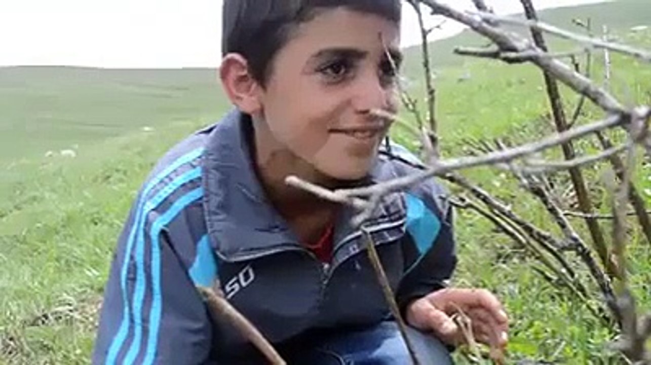 KIRAÇ'ın Eşeği Saldım Çayıra Şarkısına Muhteşem Klip Çekmiş Çocuklar )))