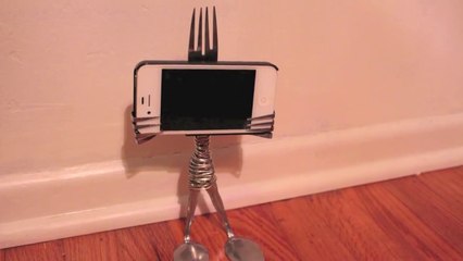 how to make DIY Fork iPhone Stand.