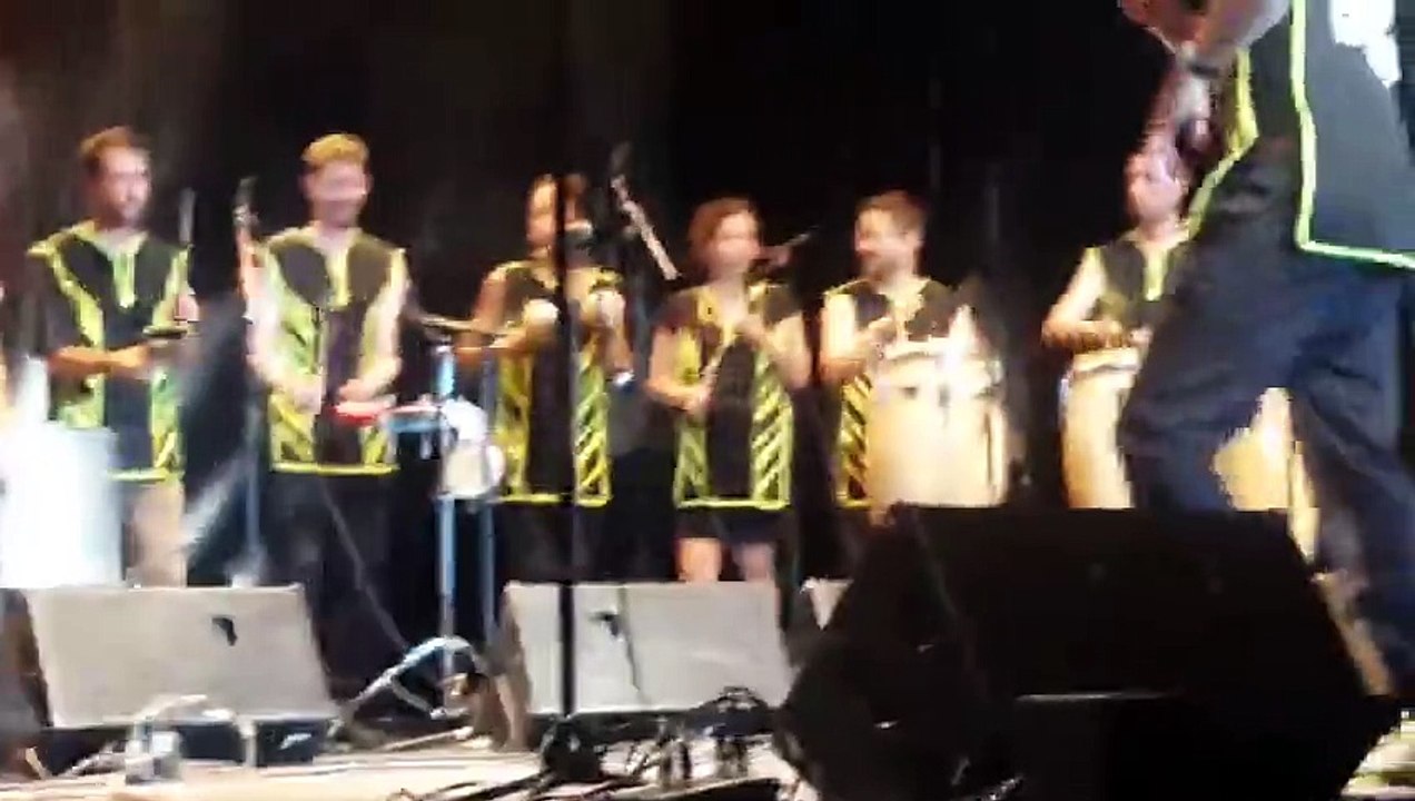 VIDEOS Tambour major blanc qui fait mieux que Doudou Ndiaye Rose