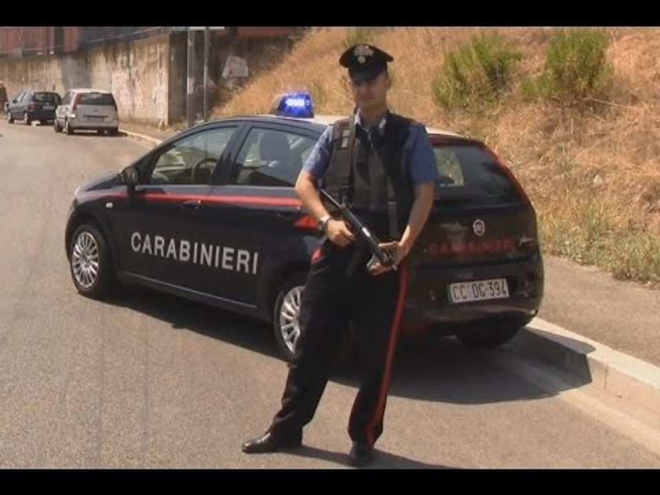 Tivoli (RM) - Impedisce lo spaccio nel suo bar: picchiato e cosparso di benzina (22.07.15)