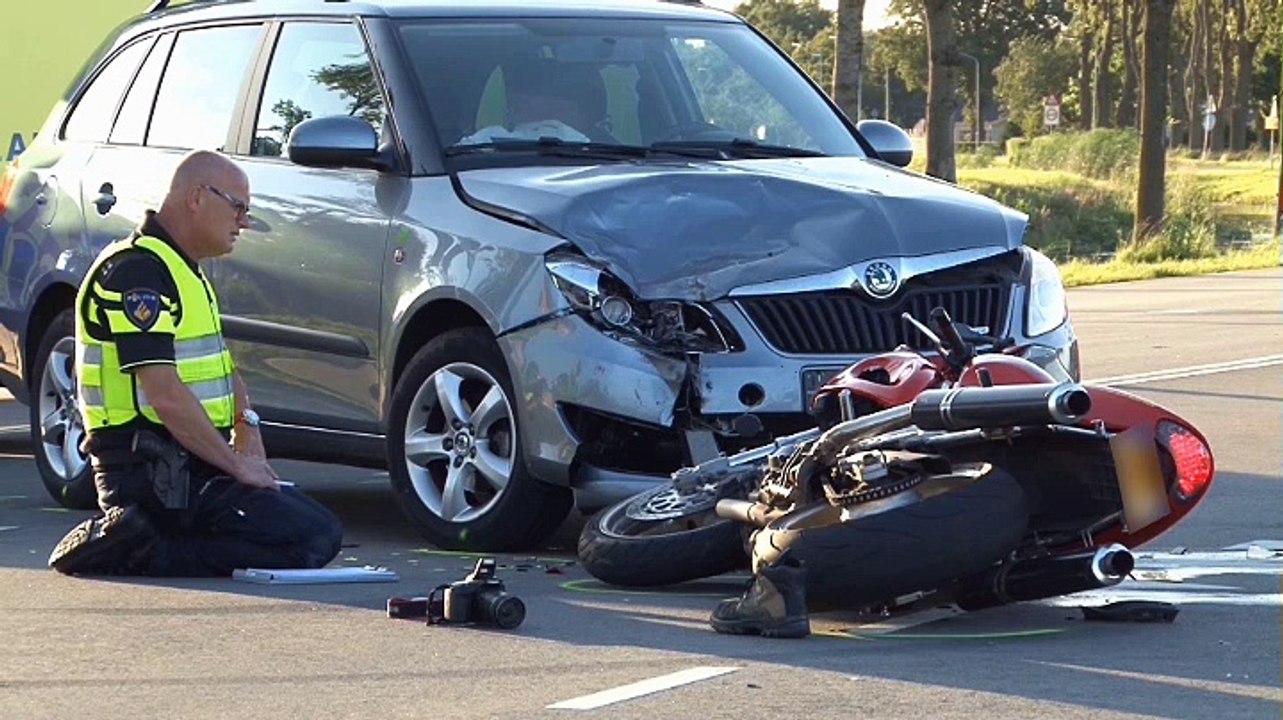 Motorrijder gewond bij aanrijding Meerstad - RTV Noord