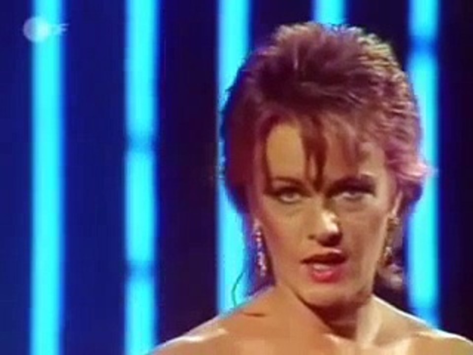 ABBA 1982 Frida I Know There's Something Going