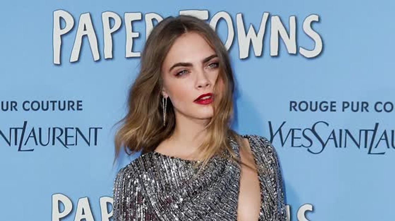 Cara Delevingne Joined By Fashionable Crowd For Paper Towns Premiere