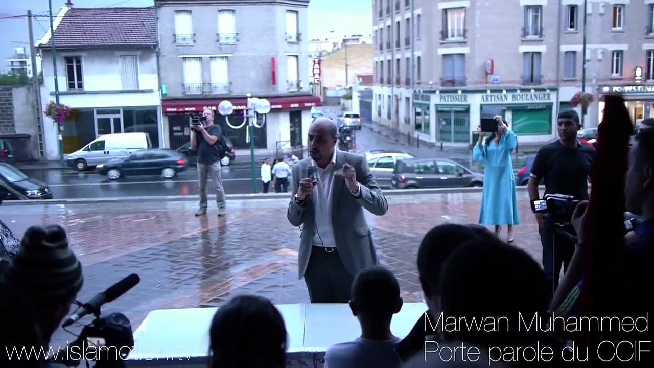 Iftar géant devant la mairie de Gennevilliers, la vidéo