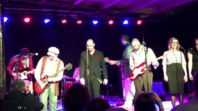 Six and the Sevens - Funky Music Sho Nuff Turns Me On