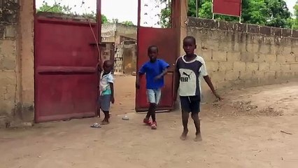 C'est la vie  -  African children dancing