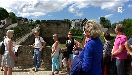 Les remparts de Dinan attirent les visiteurs après l'effondrement en mars