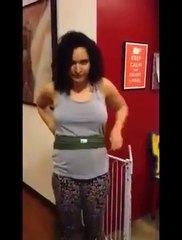 Look What Does This Girl Do In Few Seconds