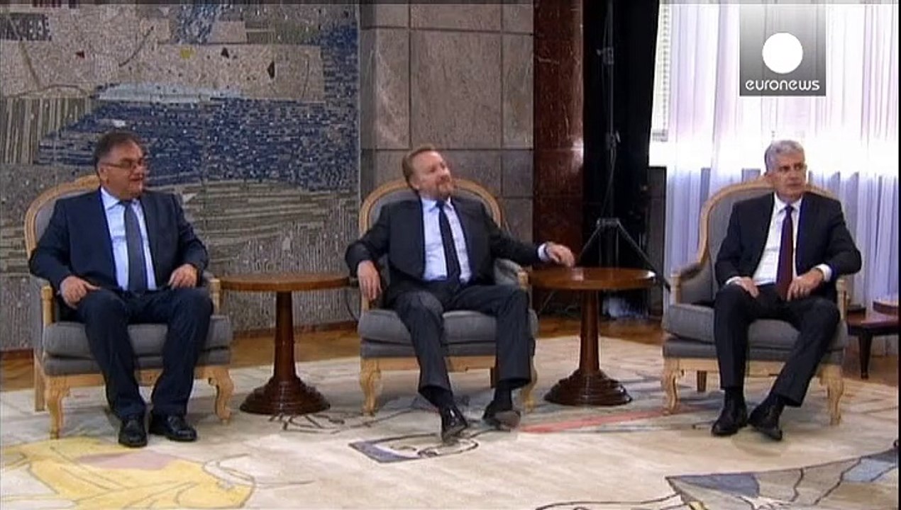 Bosnia-Herzegovina presidency visits Serbia in effort to "relax" relations