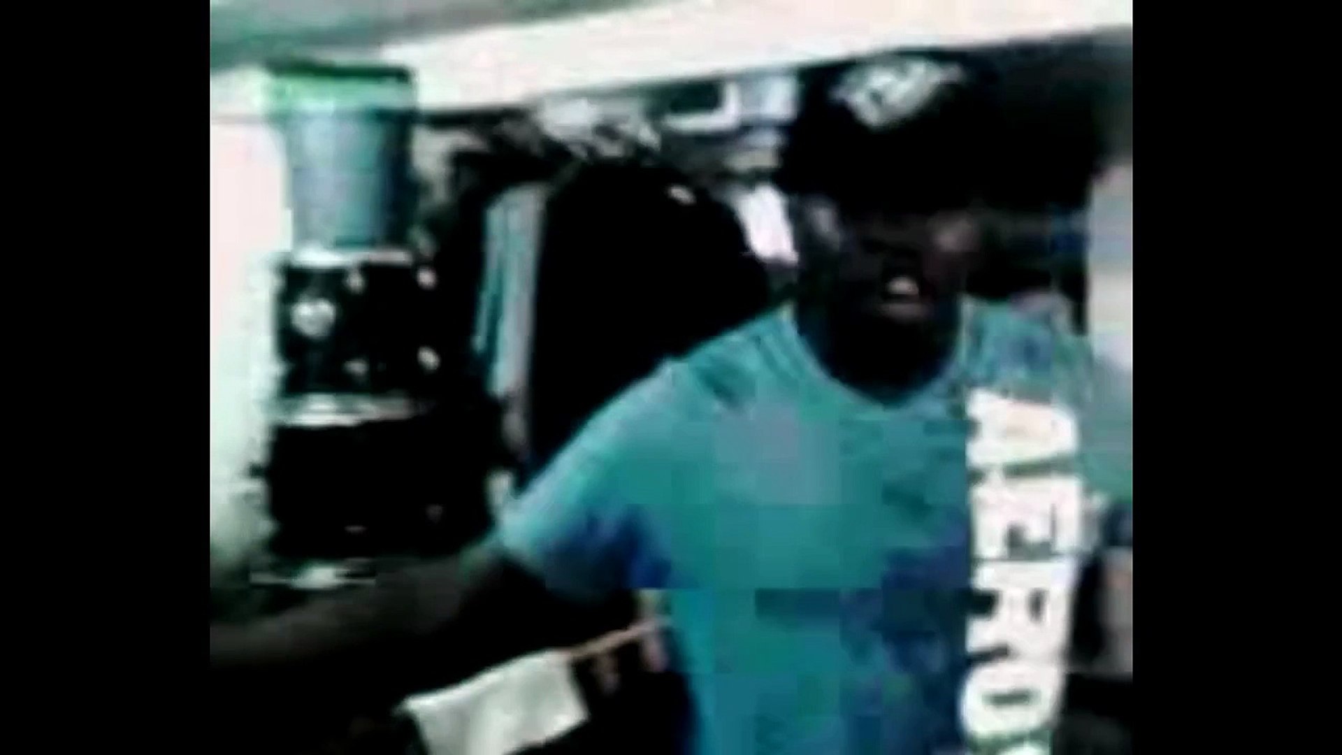 ⁣Lil Wayne vs Eminem