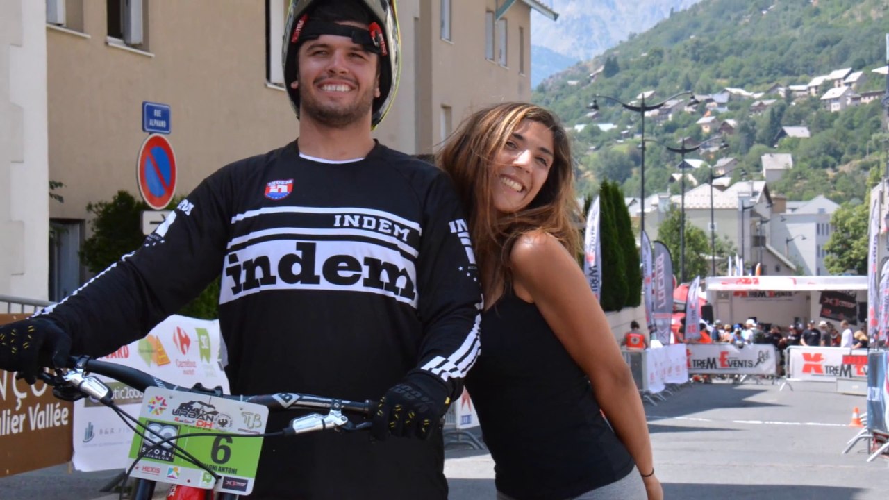 DailyCieuse teste la descente urbaine en VTT DH à Briançon