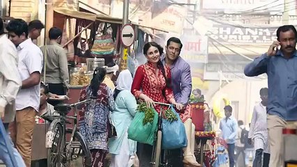 Little girl BURST into TEARS after watching 'Bajrangi Bhaijaan'