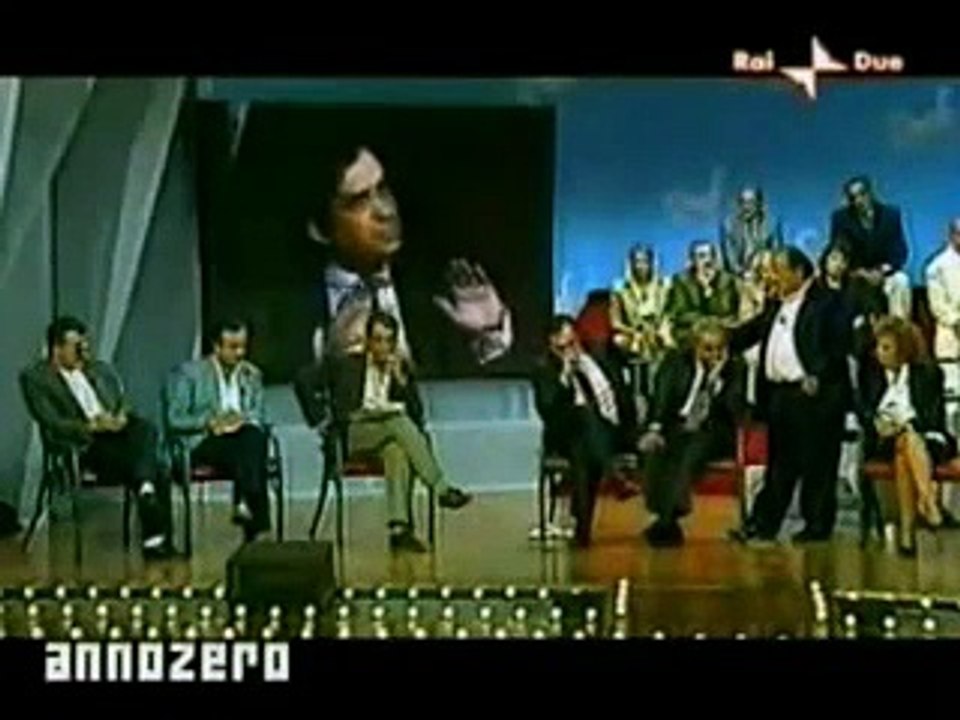 Totò Cuffaro risponde al video - Totò Cuffaro aggredisce Giovanni Falcone