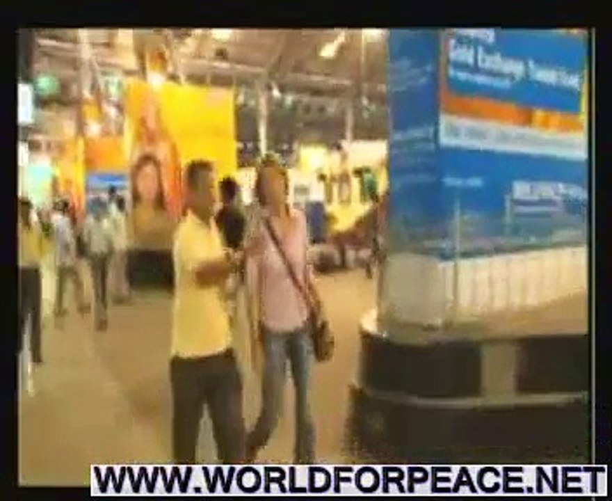 MUMBAI TERROR ATTACK LIVE CLOSEUP Video and Photos best one