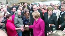 Angela Merkel (CDU CSU IM Erika): unbeliebteste Frau Deutschlands, blamiert sich in Bielefeld !