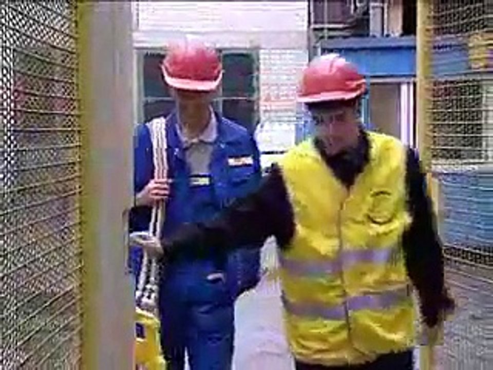 Elektriker Horst Teil 2 von 2 (5 Sicherheitsregeln) FSK 16 !