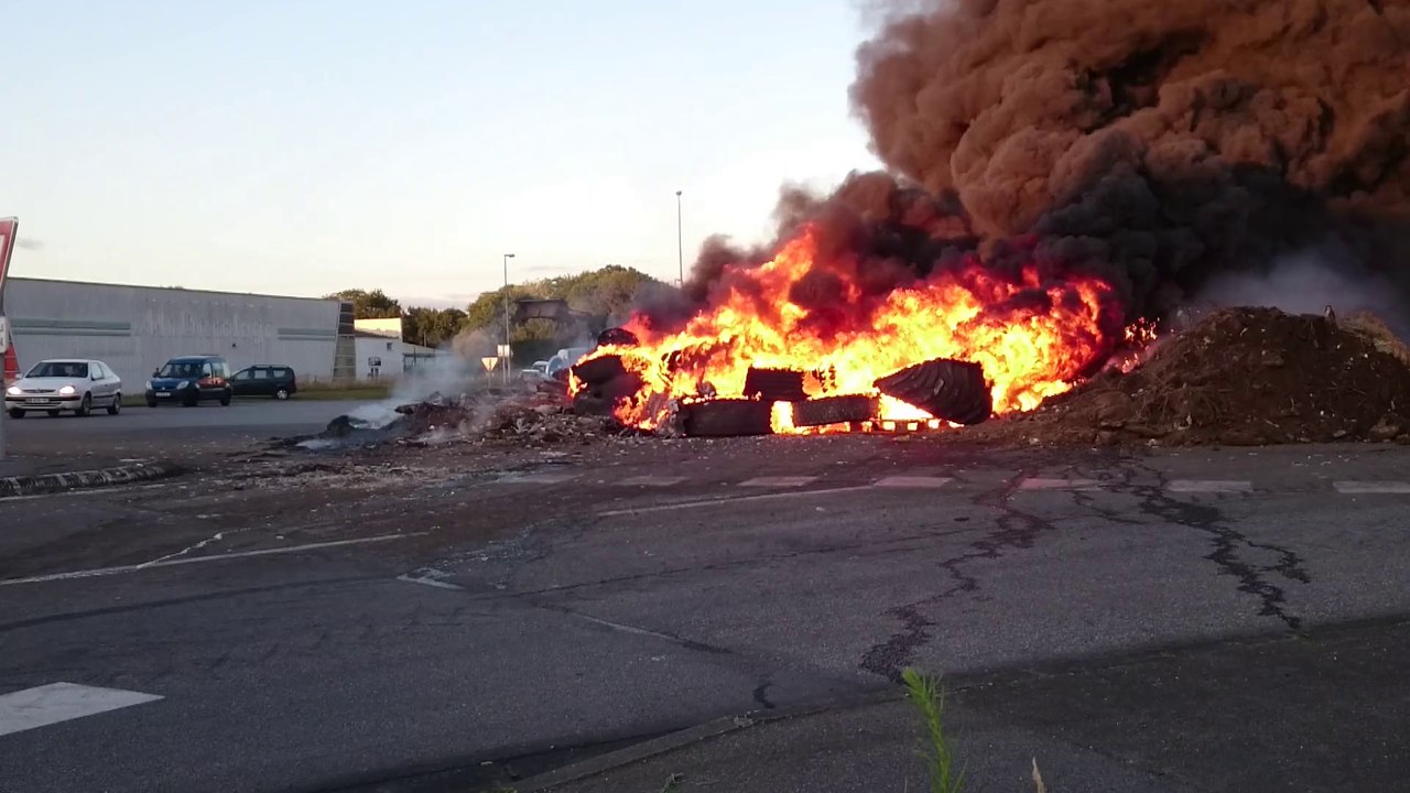 Quimper. Panaches de fumée noire près de l'usine Entremont