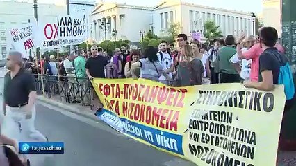 Tải video: Schuldenkrise in Griechenland: Reformdebatte im griechischem Parlament