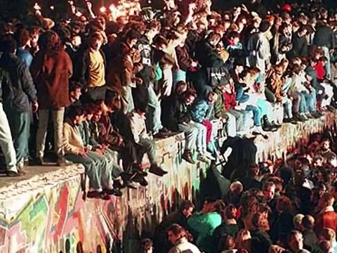 John F.und die Gropiuslerchen *Berlin,Berlin* 1989