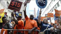 Los trabajadores de comida rápida de Nueva York se anotan una victoria