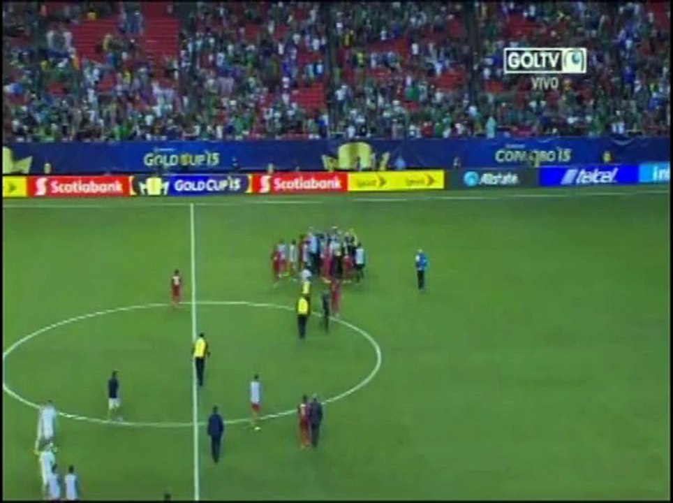 México clasificó a la final tras vencer 2-1 a Panamá con penales inexistentes