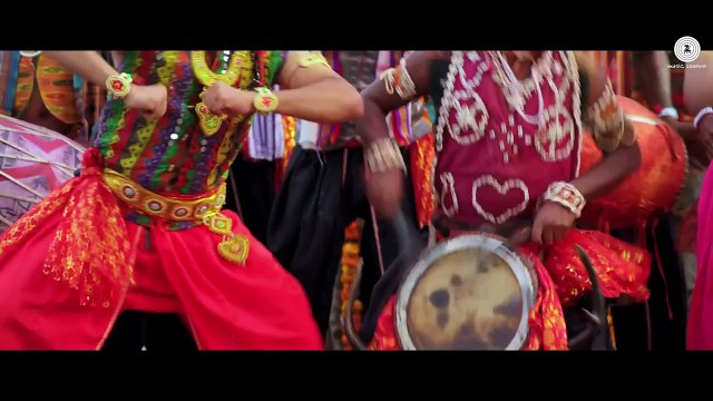 Kaun Kitne Paani Mein (2015) Hindi Trailer Kunal Kapoor, Gulshan Grover, Radhika Apte and Saurabh Shukla