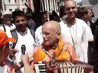 3 Maharajas at 40th London Rathayatra