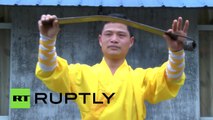 ---Crazy Video- Nothing can break this Shaolin kungfu master - YouTube